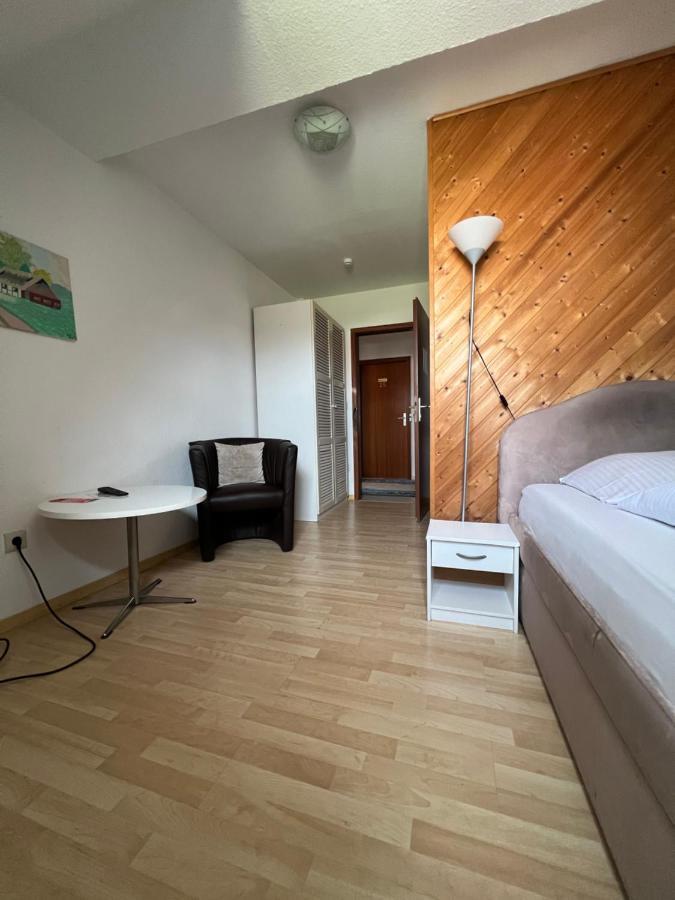 Hotel Zum Ruecking Northeim Exterior foto