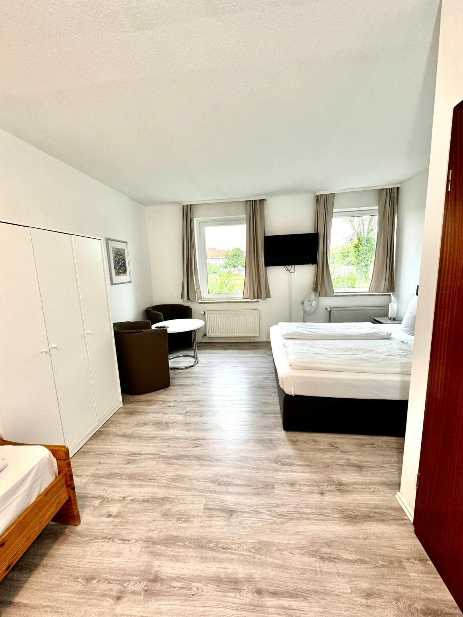 Hotel Zum Ruecking Northeim Exterior foto