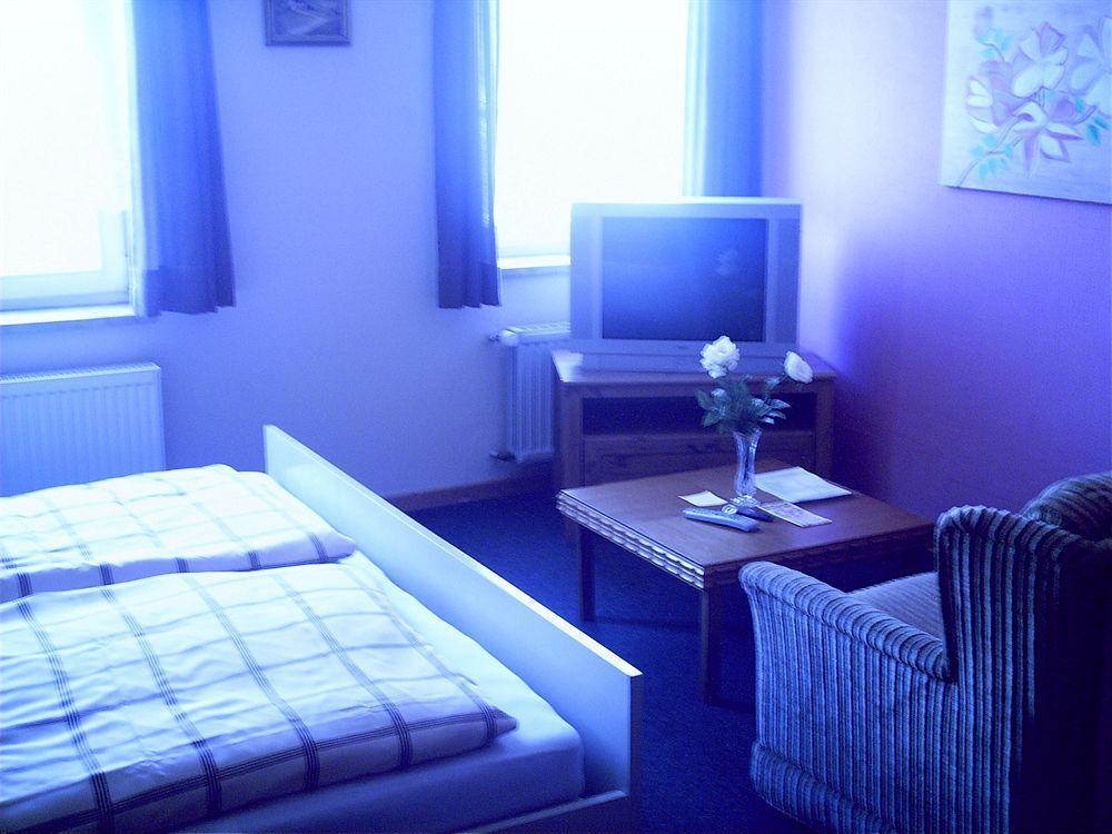 Hotel Zum Ruecking Northeim Exterior foto