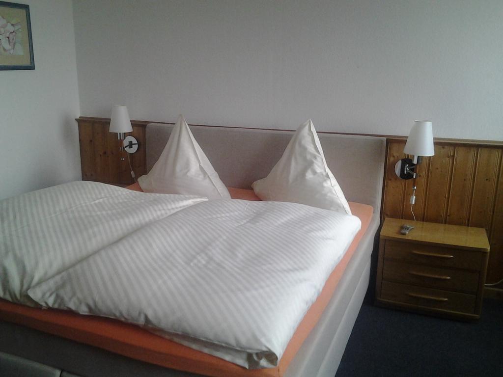 Hotel Zum Ruecking Northeim Exterior foto