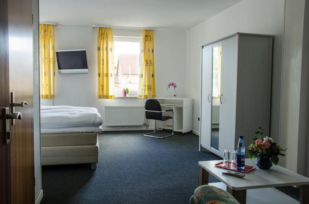 Hotel Zum Ruecking Northeim Exterior foto