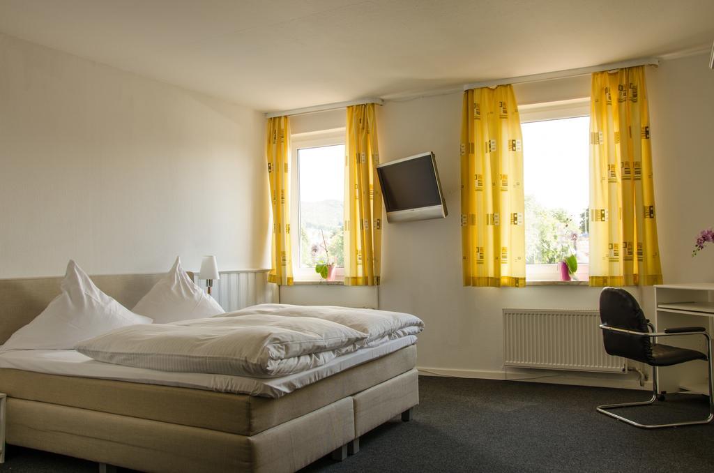 Hotel Zum Ruecking Northeim Exterior foto