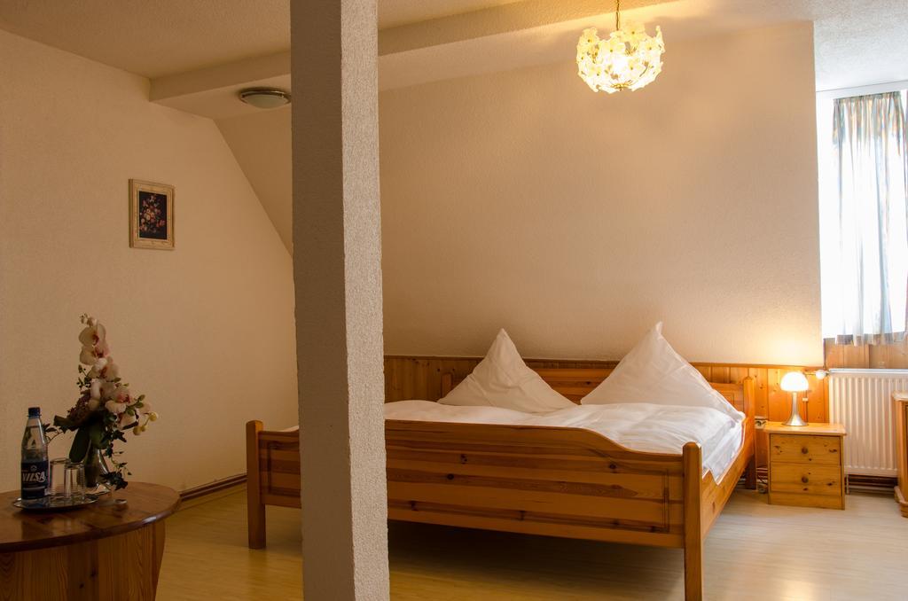 Hotel Zum Ruecking Northeim Exterior foto